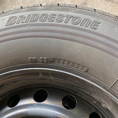 ハイエース　純正タイヤ走行3000キロ