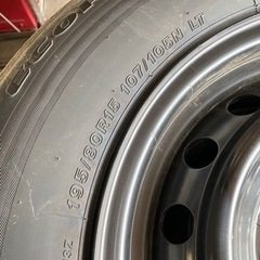 ハイエース　純正タイヤ走行3000キロ