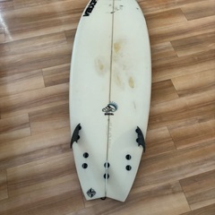 Surfboard 5’5 x 20” x 2 3/8”