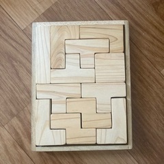 木製ブロック　おもちゃ　パズル