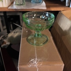 ウランガラス製デザートカップ