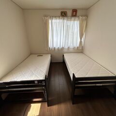 棚付きすのこベッド　シングル　＆　マットレス　２台