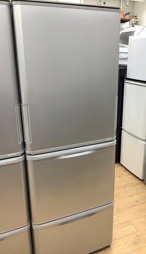 SHARP（シャープ）の3ドア冷蔵庫半年保証付きです！！！！