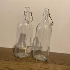 IKEAコルケン蓋付きガラス瓶1リットル2本0円