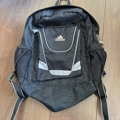 adidas 黒のリュック