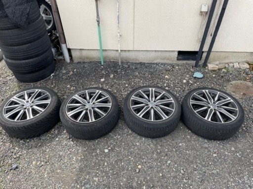 車のパーツ タイヤ、ホイール