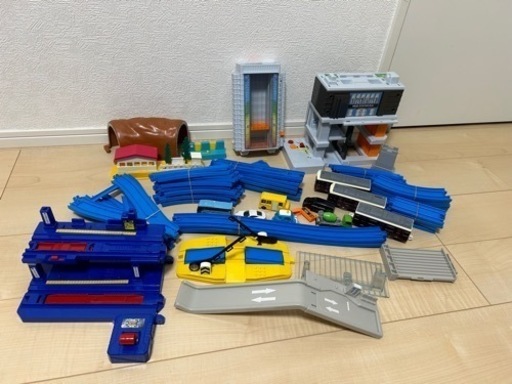 プラレールセット（＋トミカ）