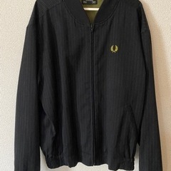 【取引中】FRED PERRY ブルゾン