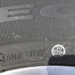 1シーズンのみ使用 215/70R16 スタッドレス デリカ エクストレイル等