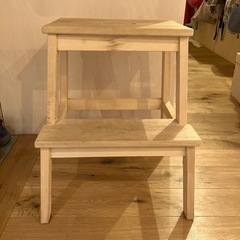 IKEAの木製脚立