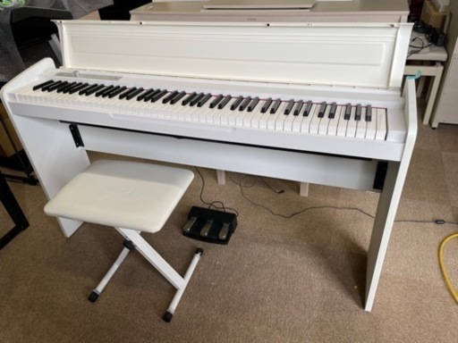 KORG LP-180 W白い 電子ピアノ 88鍵美品　2016年製専用スタンド、X型椅子付き