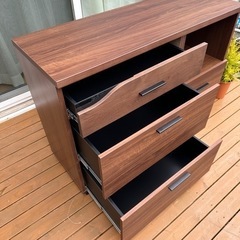 【美品】大川家具メーカーtohma(東馬)QUATRO(クアトロ) アルダー材 キッチンカウンター 北欧スタイルやカフェ風のインテリアにおススメのキャビネット 相場56,000前後 日本製