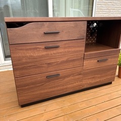 【美品】大川家具メーカーtohma(東馬)QUATRO(クアトロ) アルダー材 キッチンカウンター 北欧スタイルやカフェ風のインテリアにおススメのキャビネット 相場56,000前後 日本製