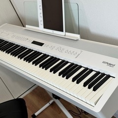 【美品】Roland電子ピアノ FP-60X 88鍵盤　ホワイト