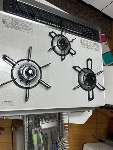 新品未使用のガスコンロです。