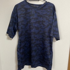 服/ファッション　Tシャツ　メンズ