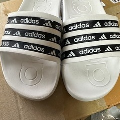 adidas サンダル