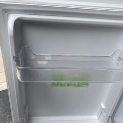 ☆中古￥17,800！SHARP　152㍑2ドア冷蔵庫　家電　SJ-15E8-KW型　2021年製　幅50cmｘ奥行60cmｘ高さ121cm　【BD061】