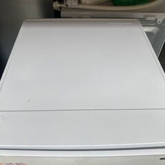 ☆中古￥17,800！SHARP　152㍑2ドア冷蔵庫　家電　SJ-15E8-KW型　2021年製　幅50cmｘ奥行60cmｘ高さ121cm　【BD061】