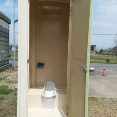 仮設トイレ　簡易トイレ　中古品　引き取り限定　岐阜陸運局すぐ近く　和式トイレ 工事現場 事務所 イベント 建築 建設現場 道路工事 駐車場　汲み取り式