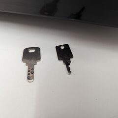 パチスロ実機 銀河英雄伝説 コイン不要機 100V 家庭用 ドア、設定キー各1 中古品