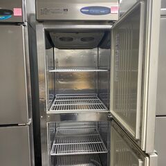 中古・業務用冷凍庫】ホシザキ電機株式会社 / HF-63Z / 縦型 業務用 2ドア