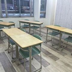 【無料】学校の机と椅子のセット(全部で６セットあります)