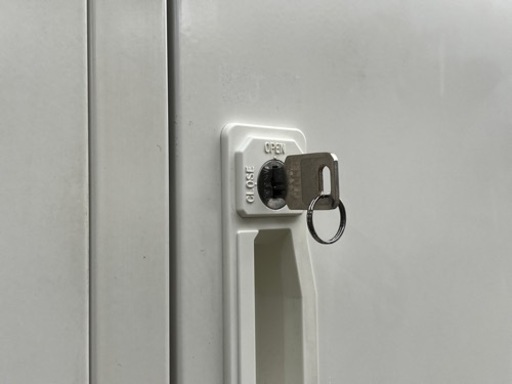 送料無料】 【4月28日入荷予定】6人用 スチールロッカー 鍵付き 