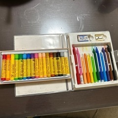クレヨンと色鉛筆