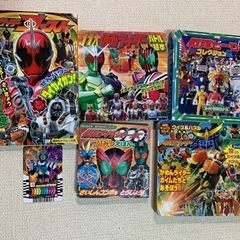 仮面ライダー　本　カード　セット　おもちゃ 
