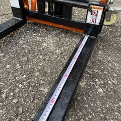 値下げ済み：200kgまでの荷物を、手動で持ち上げできるハンドフォークリフト