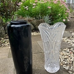 花瓶　ガラス　黒陶器　2個