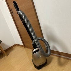 TOSHIBA 東芝　紙パック式掃除機