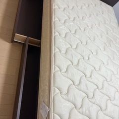 【受け取り確定】セミダブルマットレス　シーリー　ベッドフレーム付き　