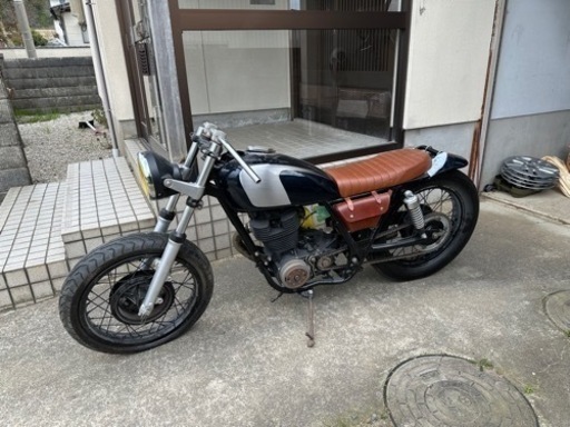 ヤマハ YAMAHA SR400 1JR 部品取り カスタムベース へストアベース 書なし カフェレーサー 引き取り 2型？