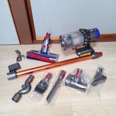 dyson ダイソン V10 fluffy フラフィ コードレス...