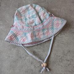 女の子帽子　サイズ50センチ　ピンクと水色のチェック柄
