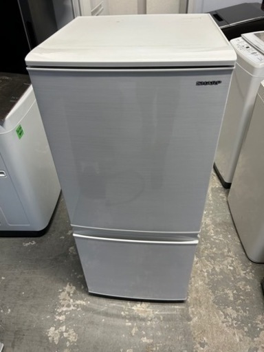 お買得☆美品☆SHARP☆2ドア☆2019年製☆137L☆ホワイト色☆激安冷蔵庫☆