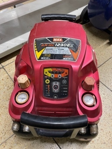 MAX スーパーエアコンプレッサAK-HL1230E II 2010年製