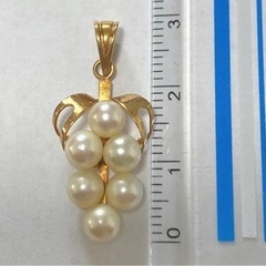 ネックレストップ パール K18 葡萄 デザイン 2.9cm 1.8g ゴールド