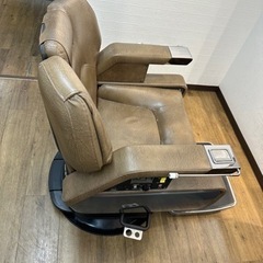 【ネット決済】理容美容室椅子　タカラベルモント　1台の価格　元値４３万