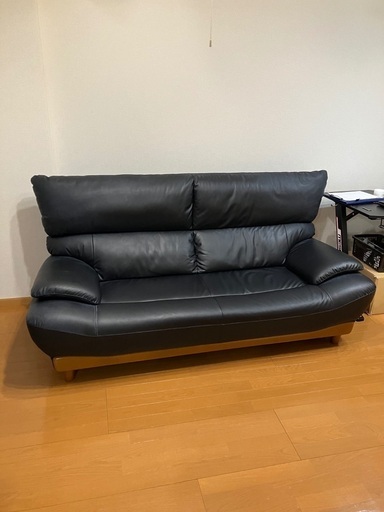 【制約済】3人掛けレザーソファー