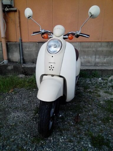 ホンダ、スクｰピ-　燃費にやさしい4スト