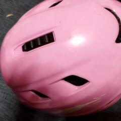 uvex

ピンクのヘルメット　欠損あり