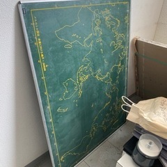【決まりました】世界地図の黒板と日本地図の黒板セット
