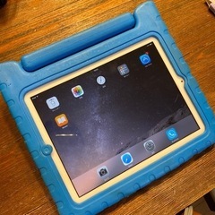 iPad2 16GBケース、充電ケーブル付き
