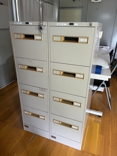 オフィス用キャビネット１個10,000円