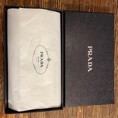 PRADA 二つ折り財布