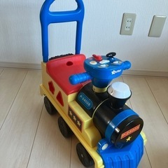 おもちゃ  手押し車　機関車
