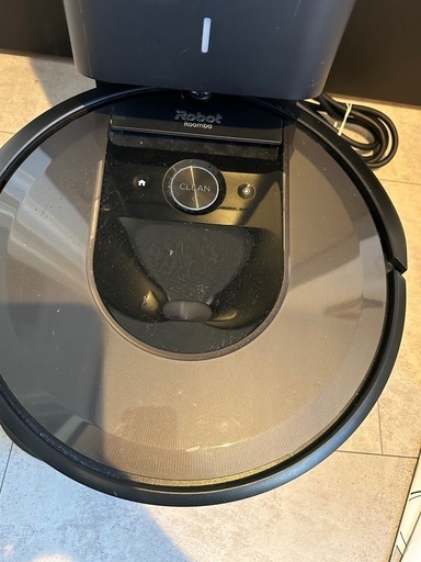 ルンバiRobotルンバi3　オートディスポーザーホームベース付き ルンバiRobotルンバi3 オートディスポーザーホームベース付き i3